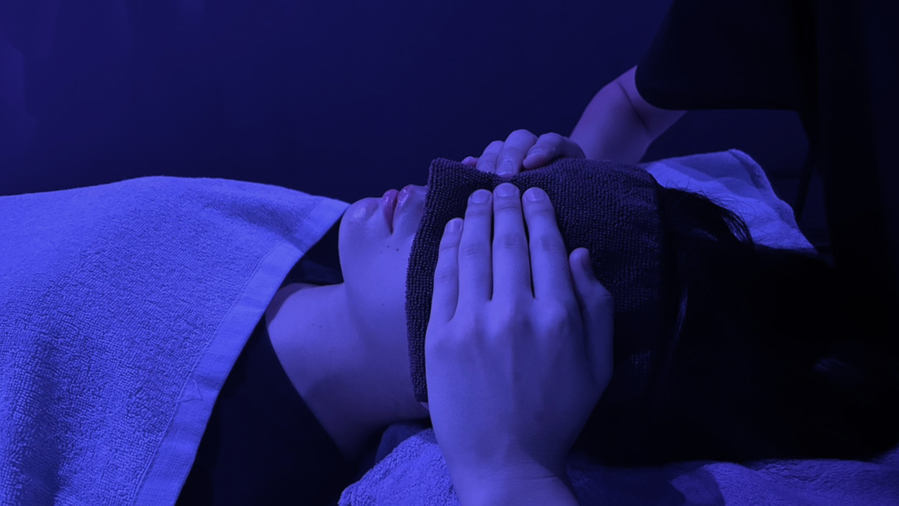 ドライヘッドの施術を受けている写真